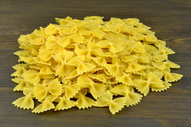 تصویر 2 از تهیه ماکارونی پروانه ای با شرایط باور نکردنی